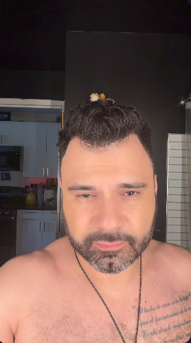 Alt image